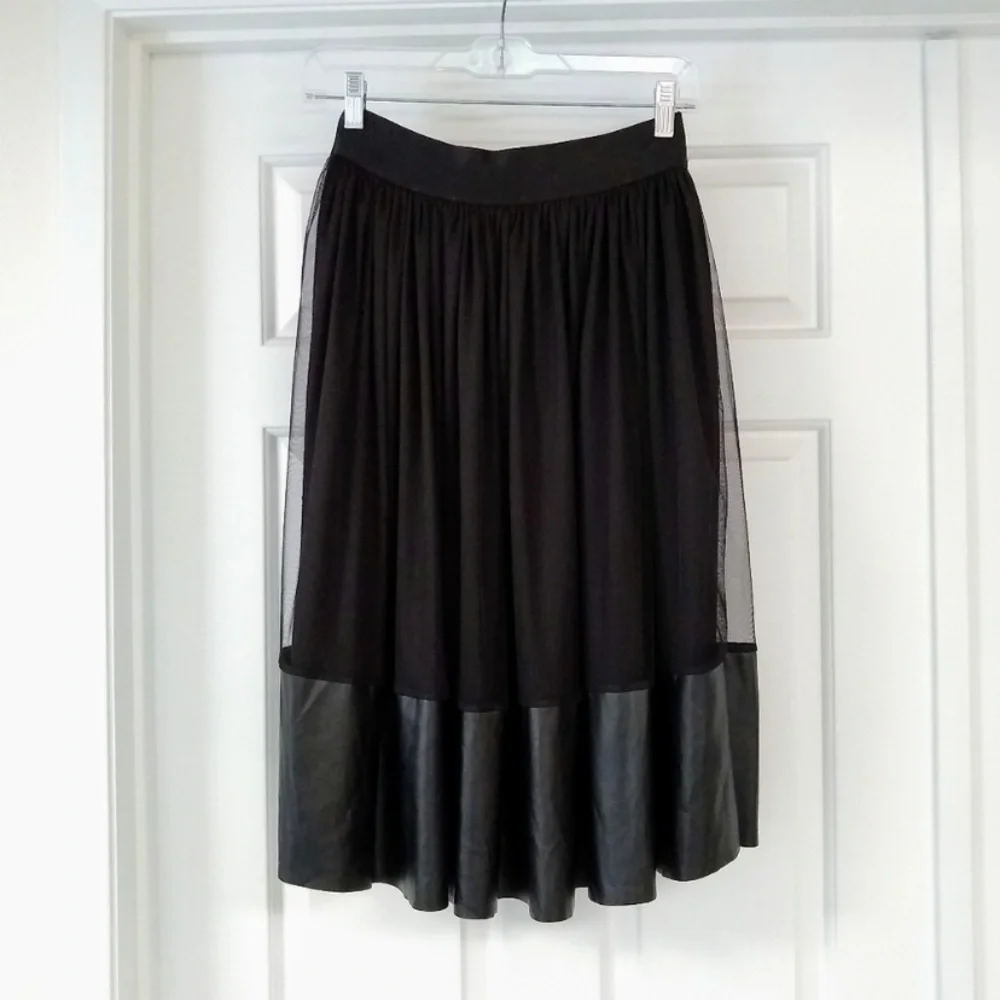 Francesca’s Clara Black Tulle Midi Skirt